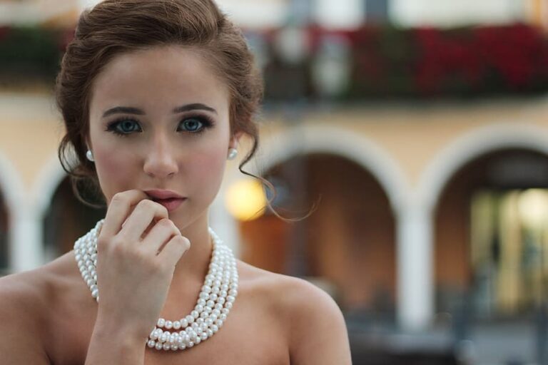 Four Main Factors About How To Better Identify The High Quality Pearl Necklaces