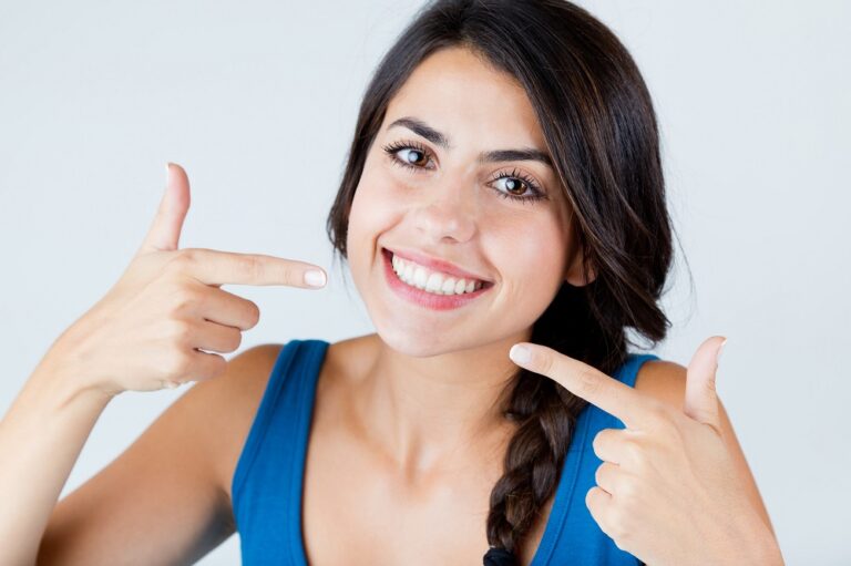 How to Get Healthy Teeth and Gums: 4 Helpful Tips